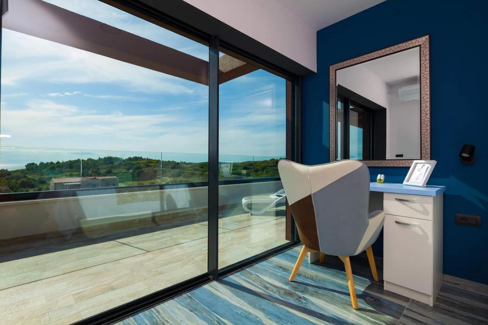 Luxury Villa Remi Near Medulin With Wellness And Sea View プレマントゥーラ 0*,  クロアチア