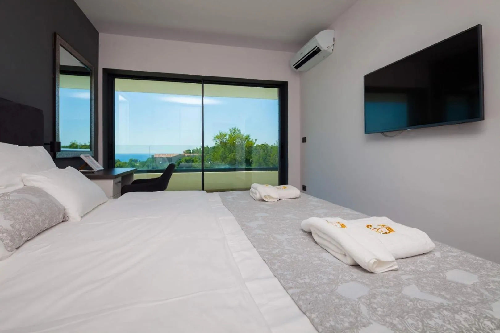 Luxury Villa Remi Near Medulin With Wellness And Sea View Premantura