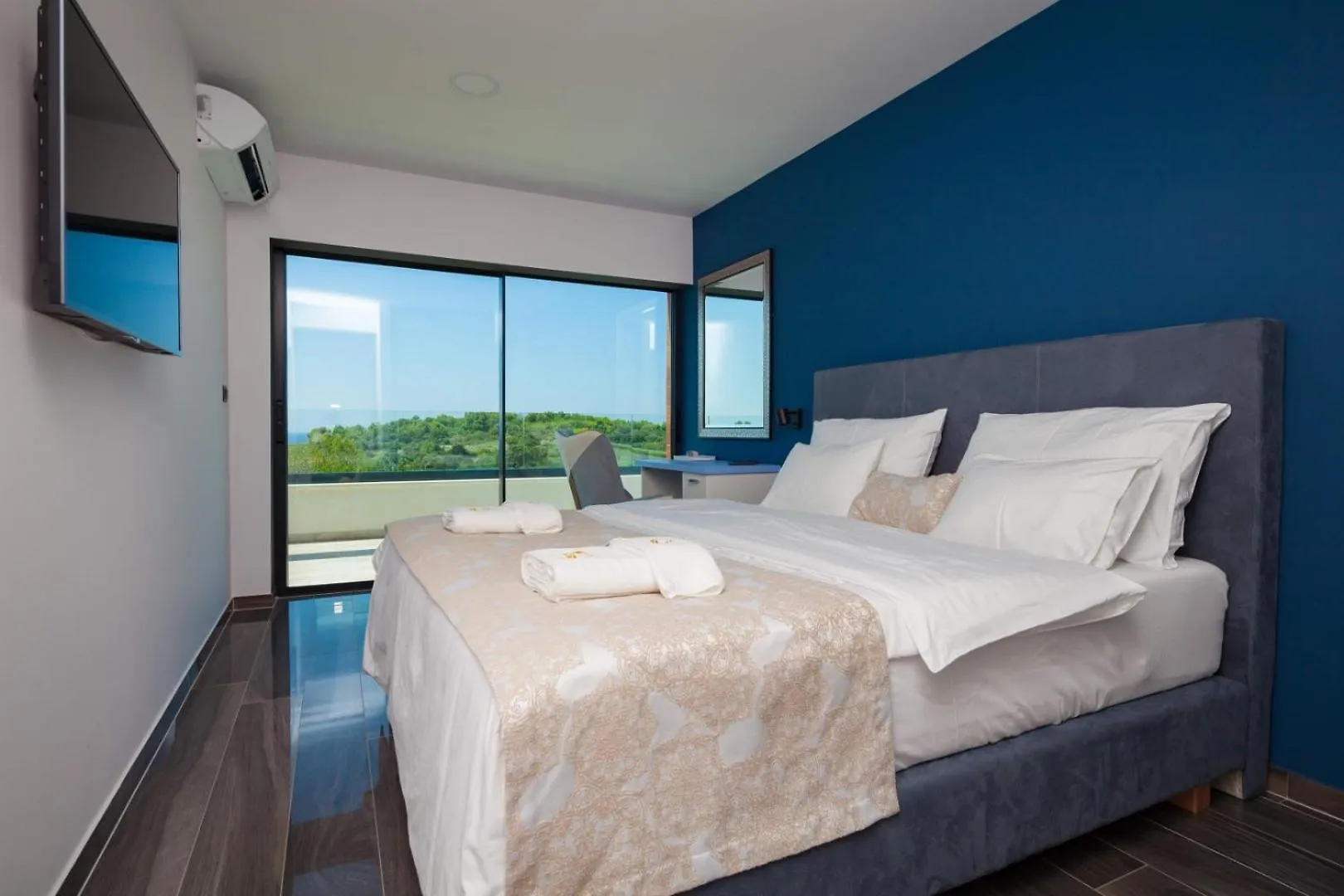 Luxury Villa Remi Near Medulin With Wellness And Sea View Premantura