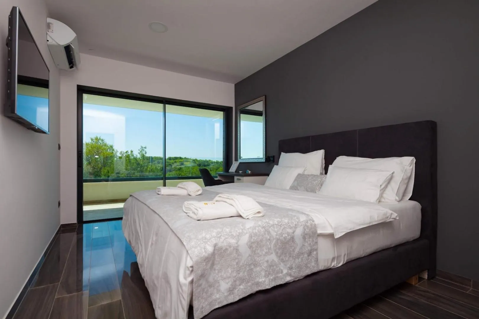 Luxury Villa Remi Near Medulin With Wellness And Sea View Premantura