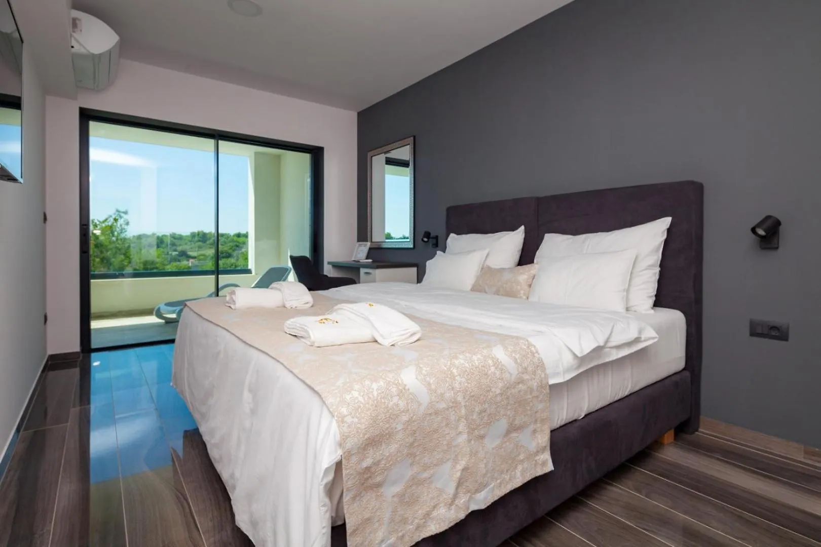 Luxury Villa Remi Near Medulin With Wellness And Sea View Premantura