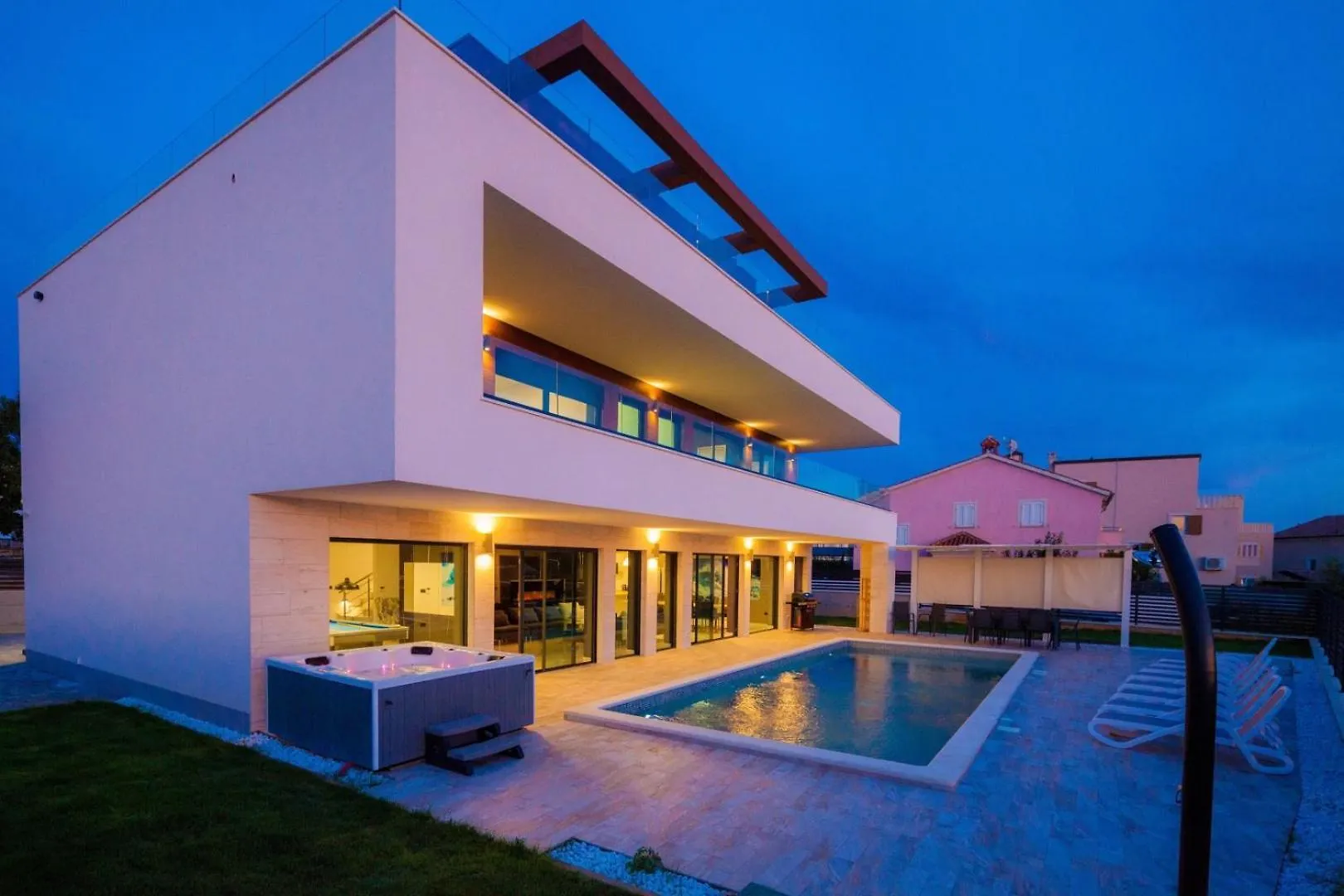 Luxury Villa Remi Near Medulin With Wellness And Sea View Premantura